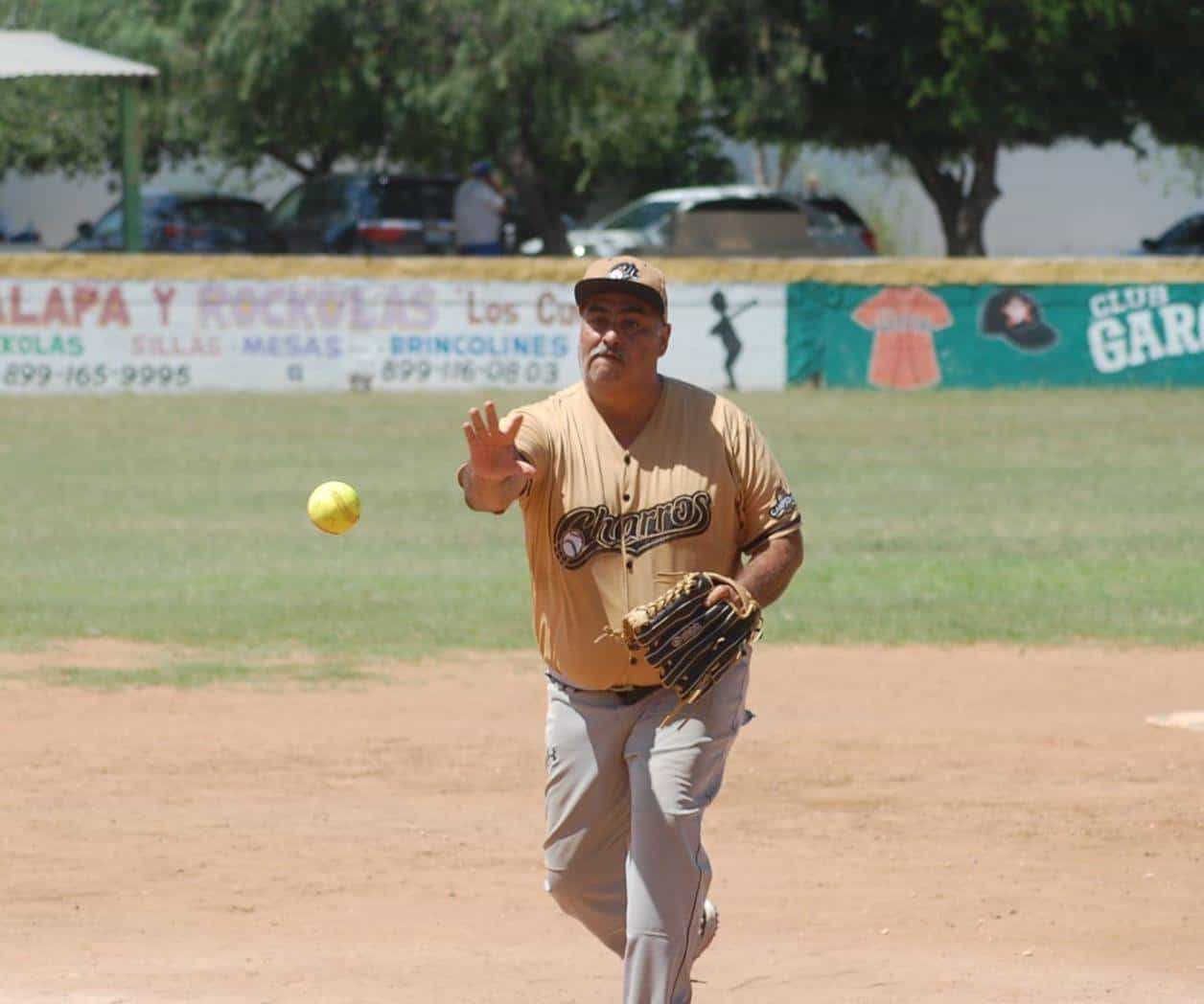 Listos playoffs en la Liga Burocrática de Softbol