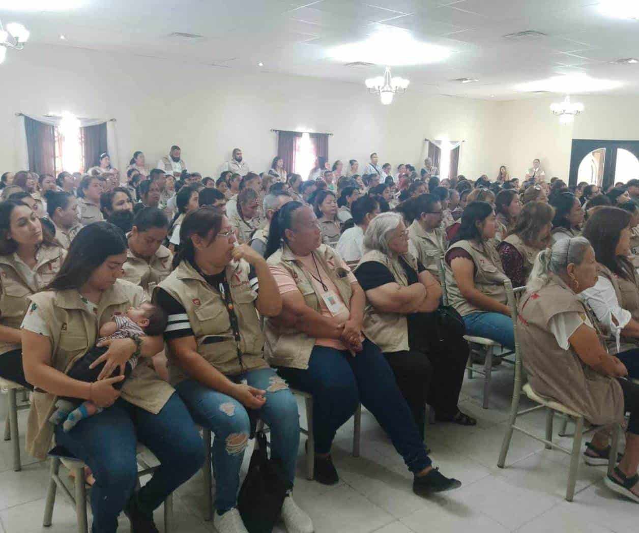 Entrega la Sebien apoyos alimentarios