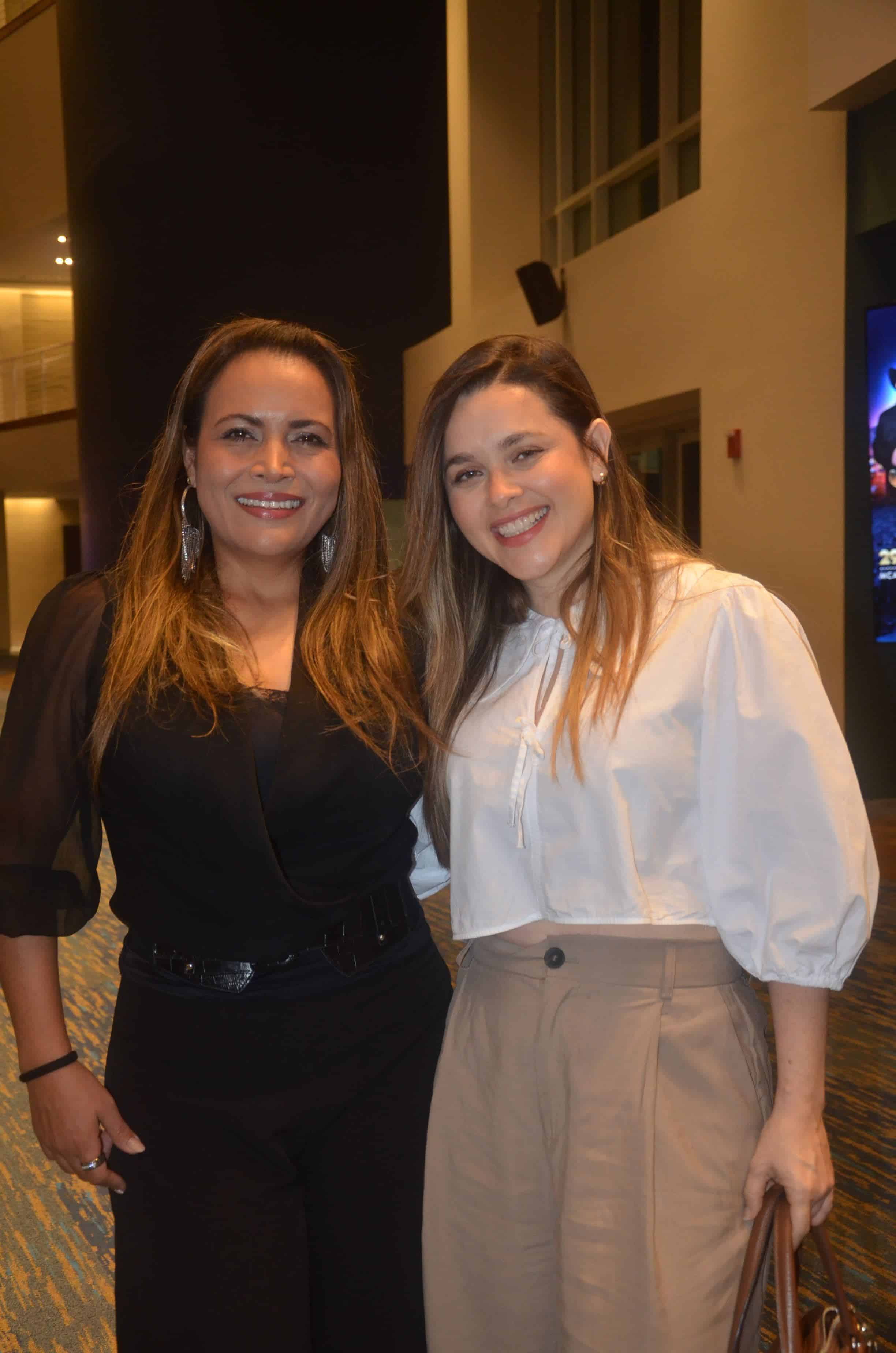 Citlalli Riela y Diana Hernández.