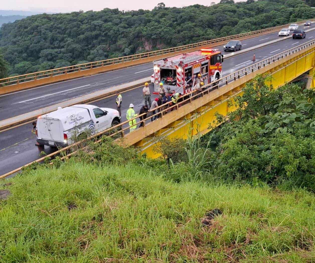 Rescatan cuerpo cerca de camioneta de sacerdote desaparecido