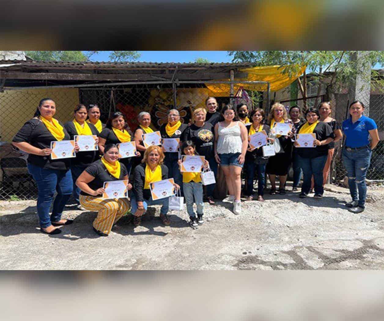 Capacitan a mujeres en tejido, en Río Bravo