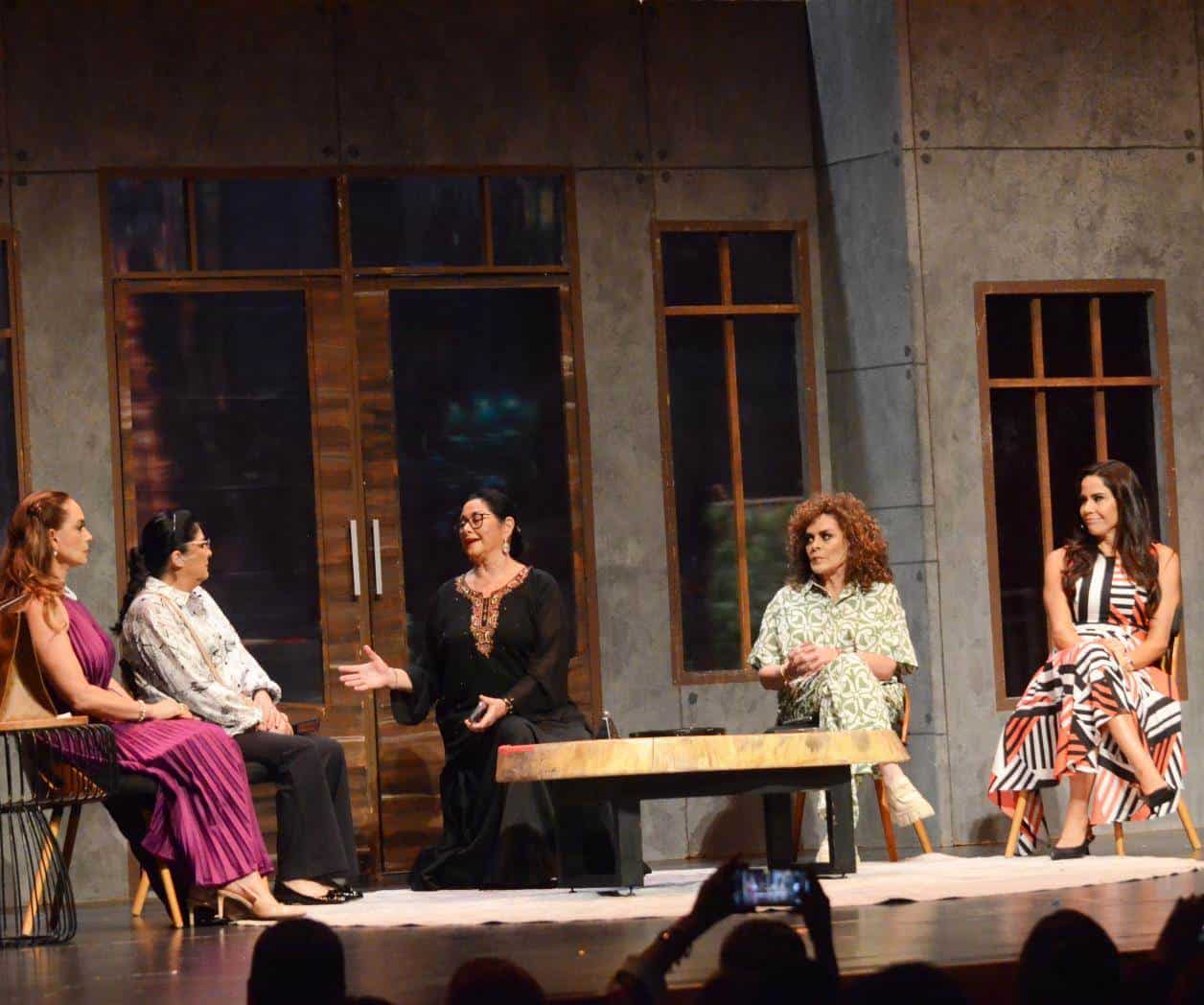 Catarsis teatral: Las Leonas en McAllen