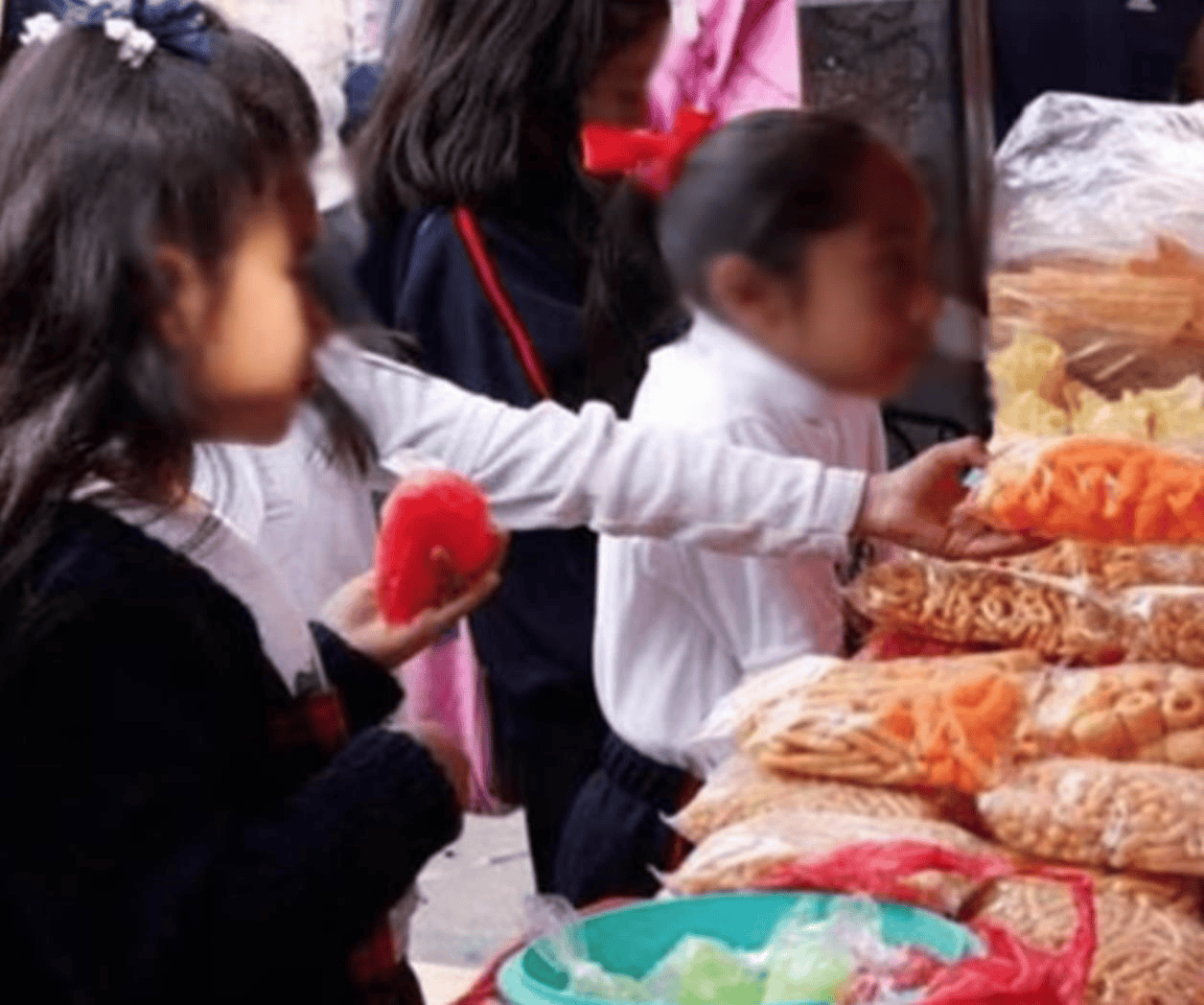 Exigen frenar comida ´chatarra´ en escuelas Exigen frenar comida ´chatarra´ en escuelas