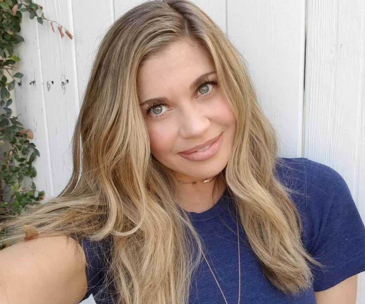 Danielle Fishel revela diagnóstico de cáncer de mama