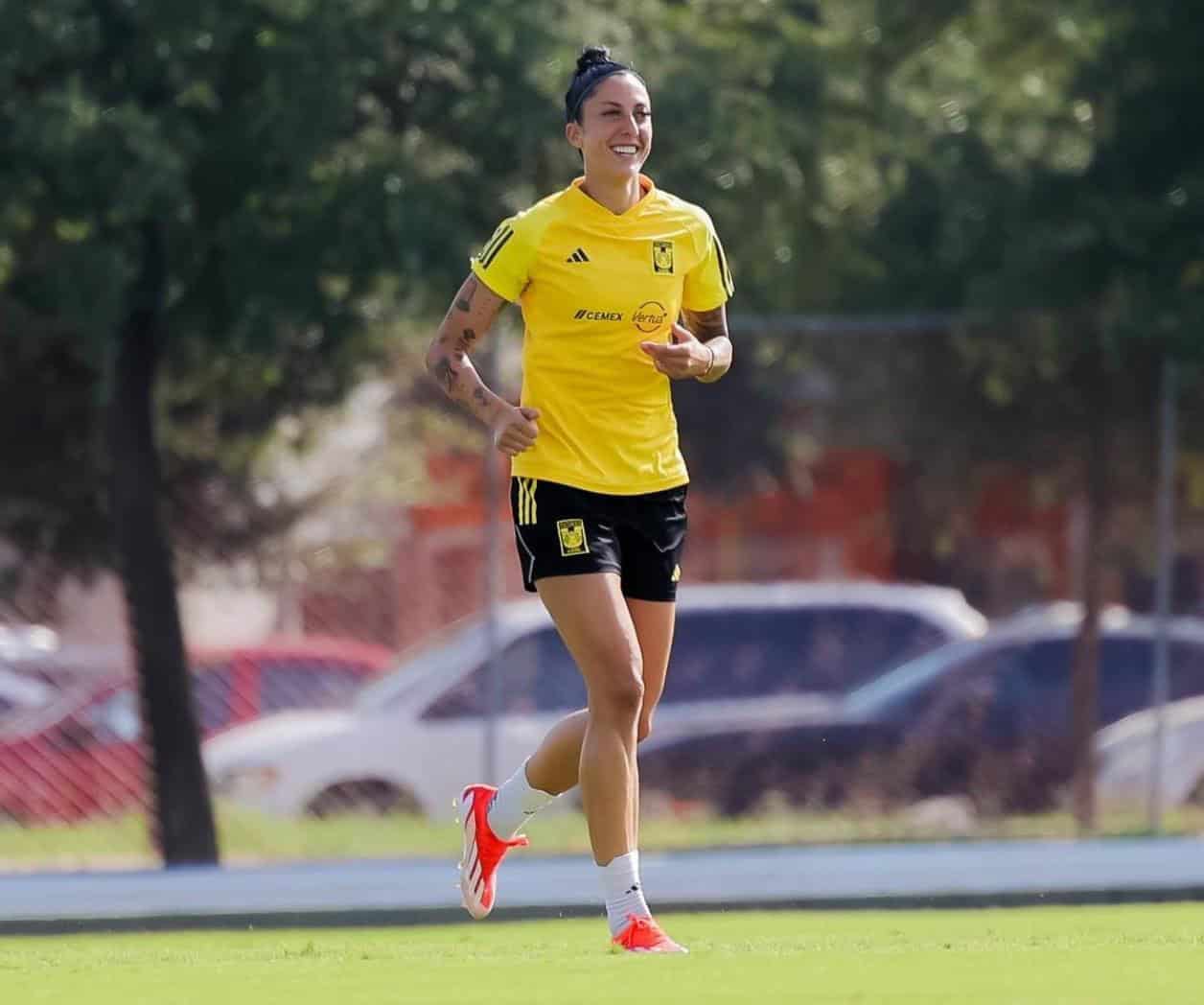 Jenni Hermoso se reintegra a Tigres Femenil