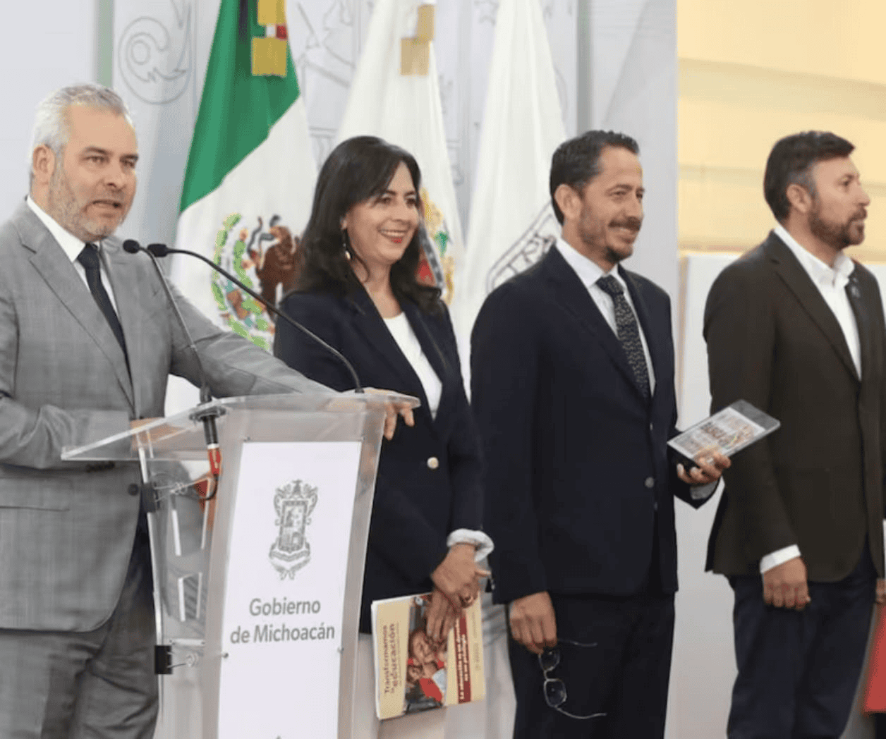 Ramírez Bedolla respalda nuevo modelo educativo de Sheinbaum