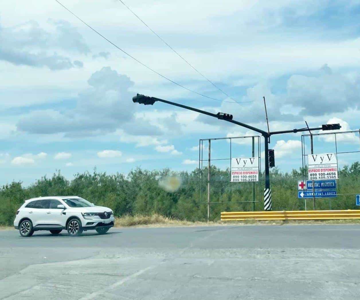 Alerta por fallas en semáforo en Carretera Ribereña Alerta por fallas en semáforo en Carretera Ribereña