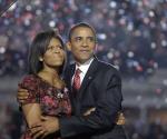 Barack y Michelle Obama junto a Kamala Harris en la Convención Demócrata