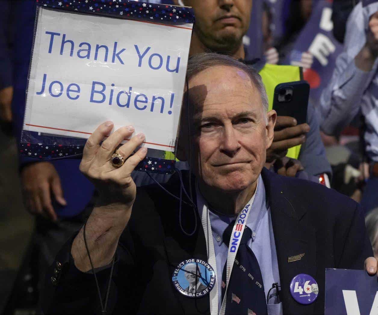 Delegados de la Convención Demócrata: Aprueban plataforma que alude al ‘segundo mandato’ de Biden