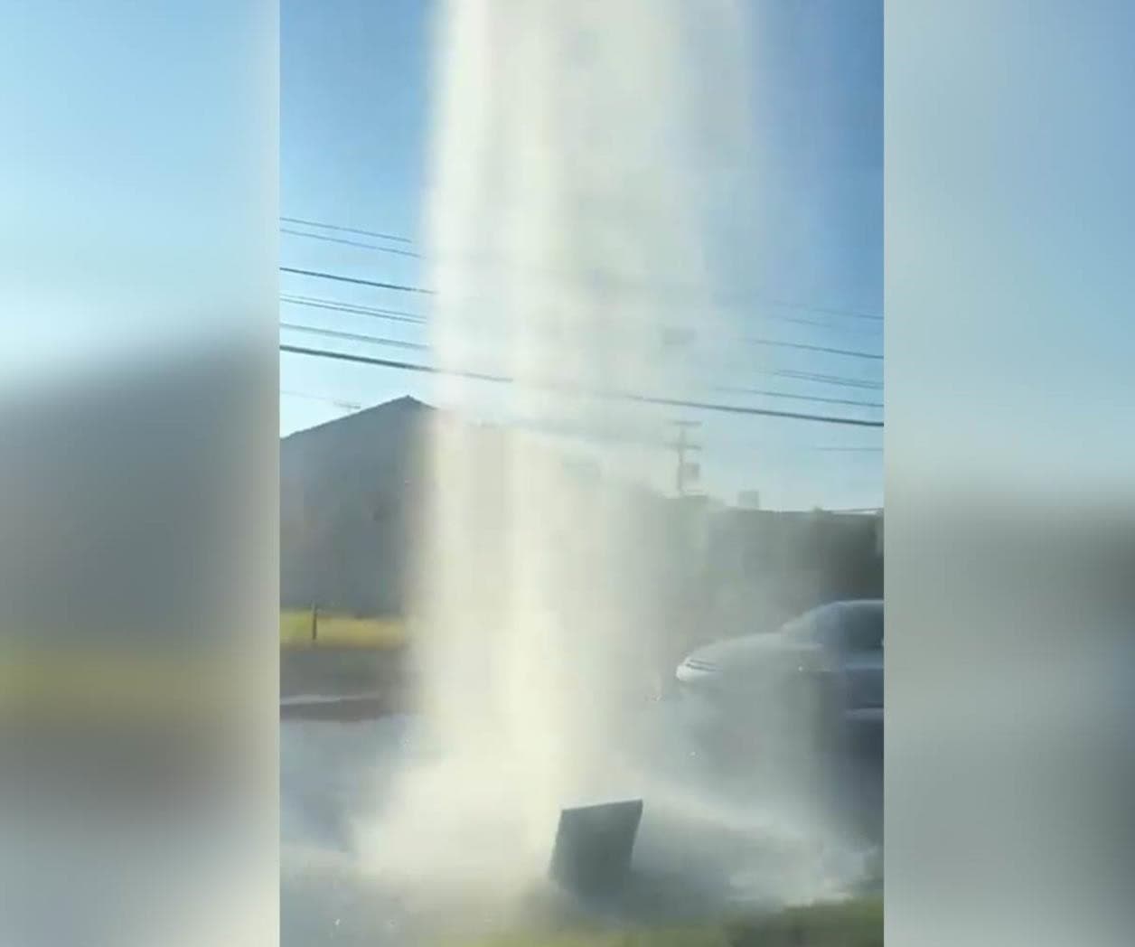 Brota fuga con presión en colonia Narciso Mendoza de Reynosa Brota fuga con presión en colonia Narciso Mendoza de Reynosa