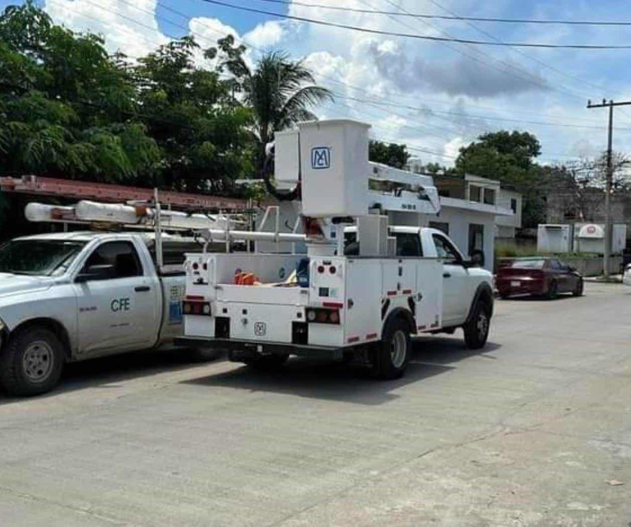 Retienen vecinos a trabajadores de CFE Tampico