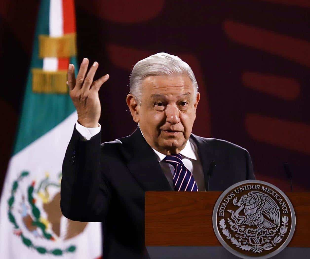 AMLO critica a Ken Salazar por una burda actitud intervencionista