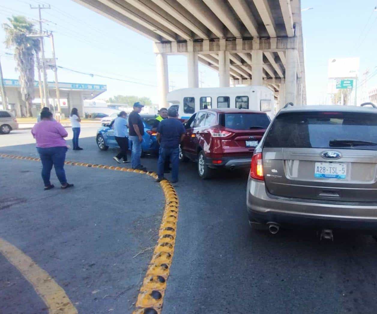 Provoca carambola por manejar sin precaución en Bulevar Hidalgo