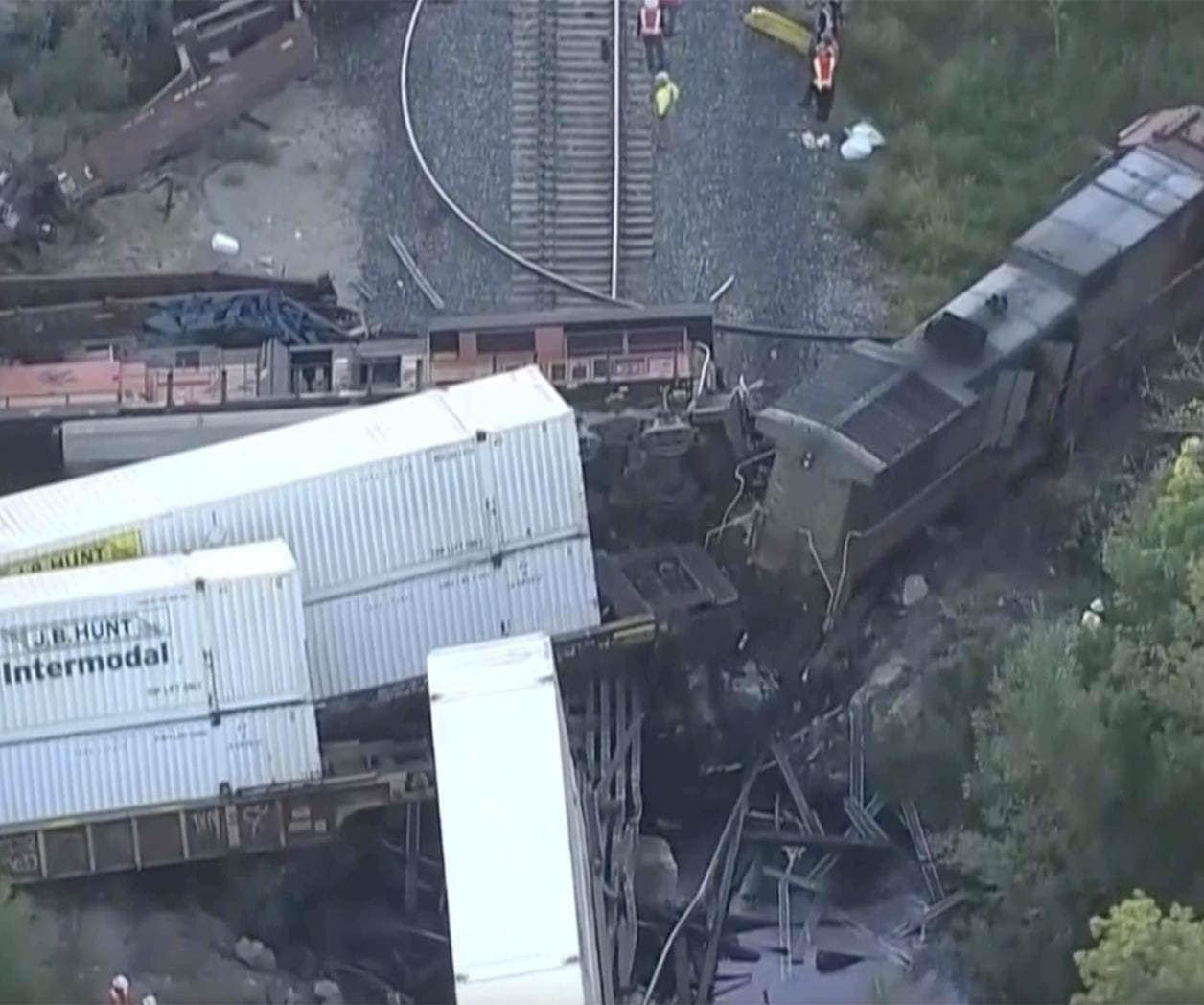 Chocan y se descarrilan dos trenes en Colorado