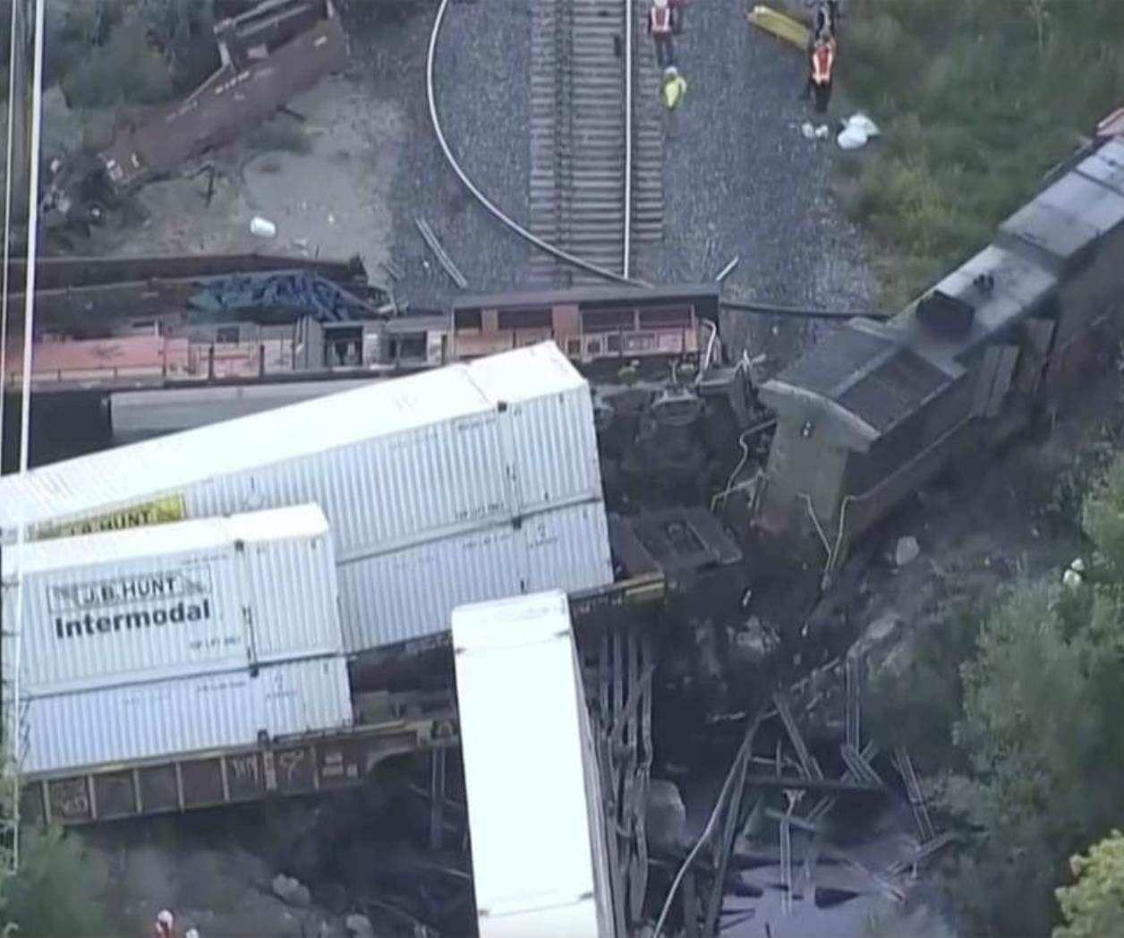 Choque y descarrilamiento de trenes en Boulder