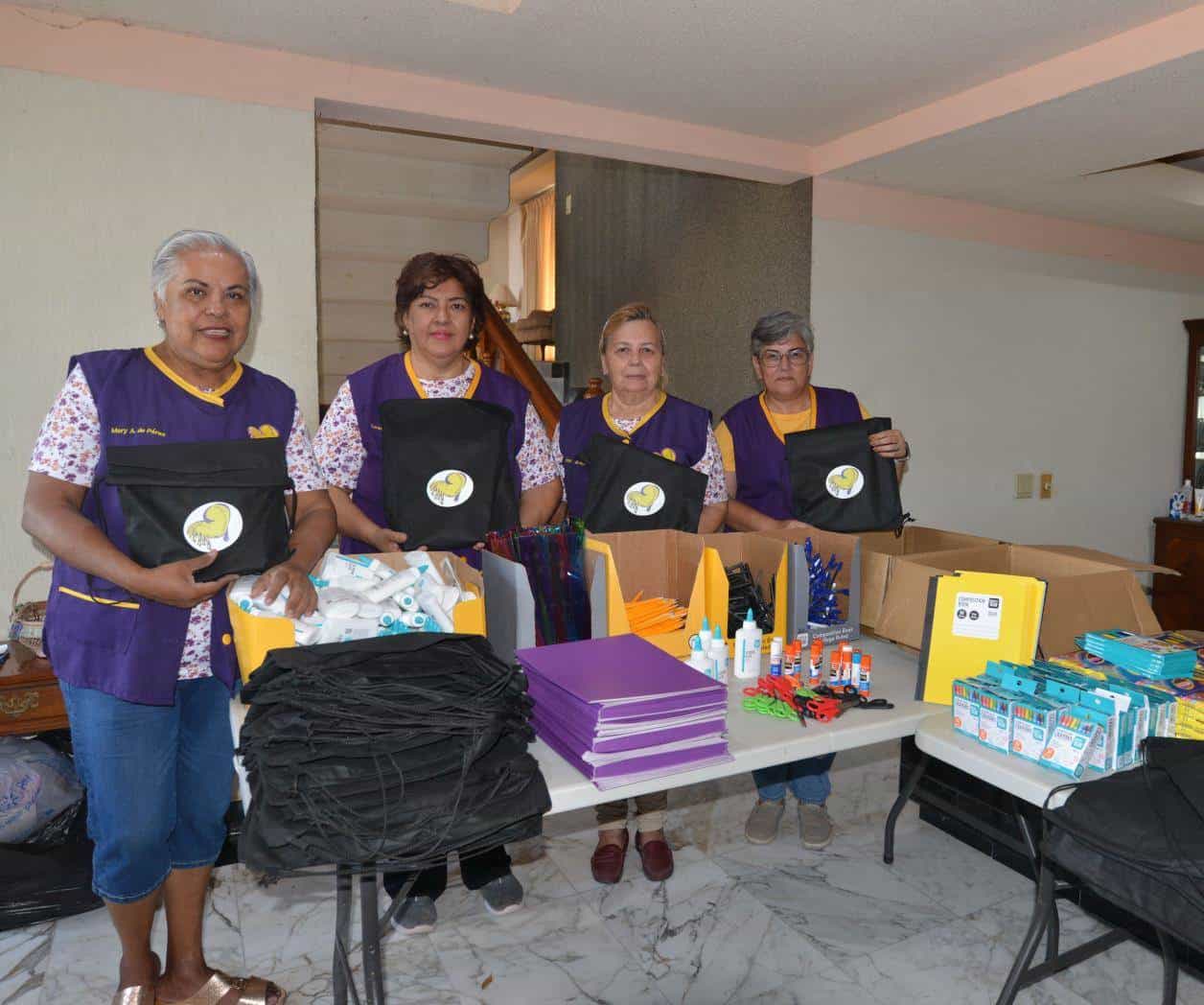 Listas para repartir útiles escolares