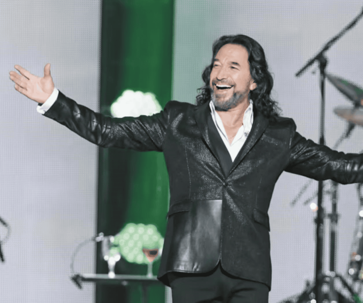 Marco Antonio Solís responde ¿a dónde vamos a parar? y es viral