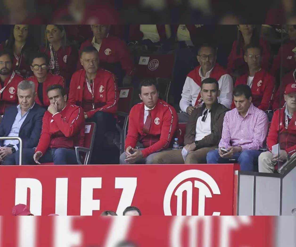 Aguirre y Márquez acuden a ver partido de Toluca ante San Luis