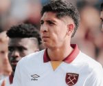 Edson Álvarez recibe ovación por parte de la afición del West Ham