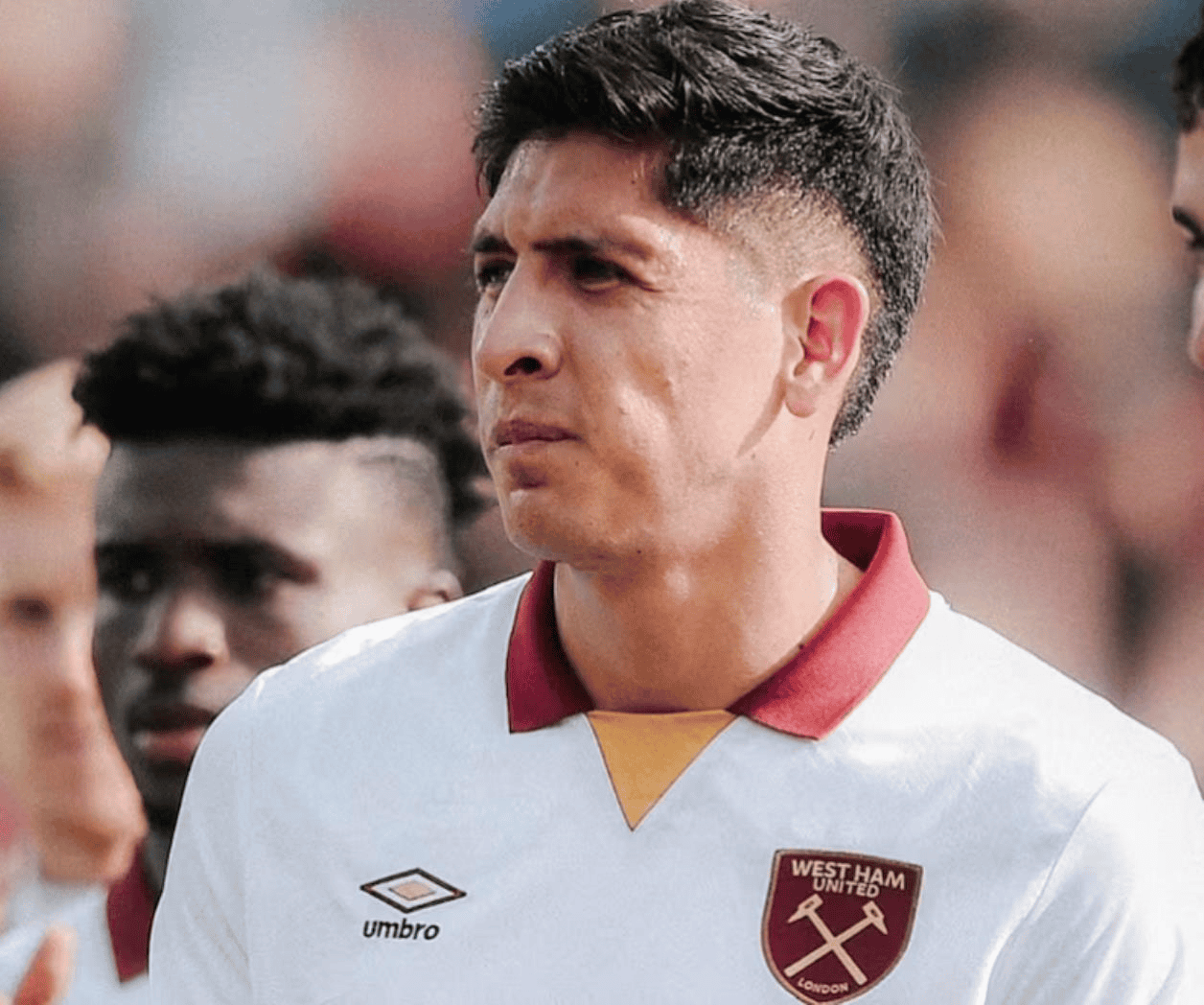 Edson Álvarez recibe ovación por parte de la afición del West Ham Edson Álvarez recibe ovación por parte de la afición del West Ham