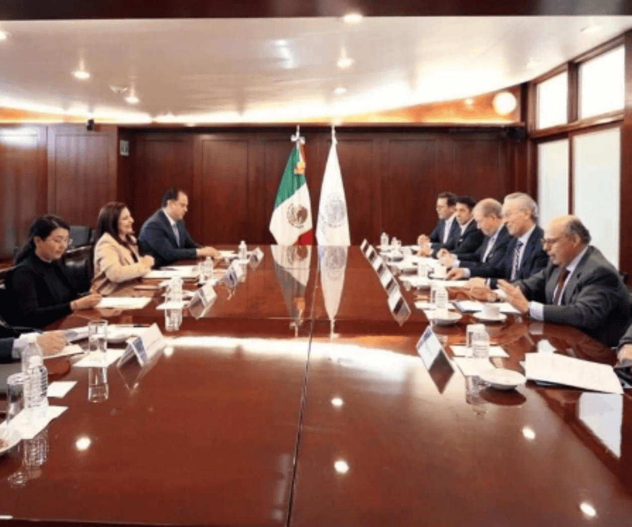 Reciben en TEPJF a empresarios por mayoría de Morena Reciben en TEPJF a empresarios por mayoría de Morena