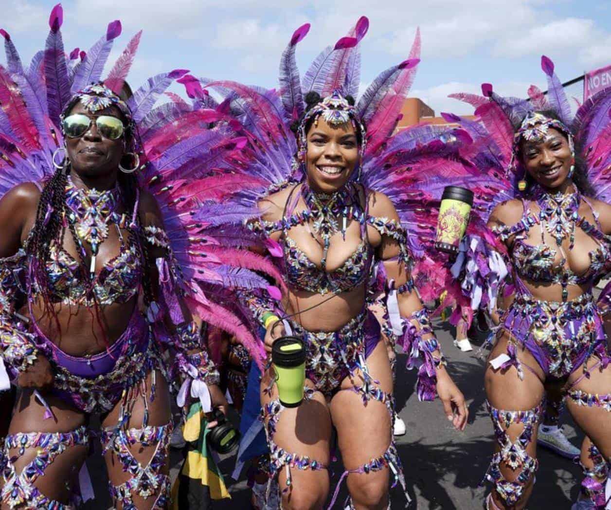 Violencia y Arrestos en el Carnaval Notting Hill Violencia y Arrestos en el Carnaval Notting Hill