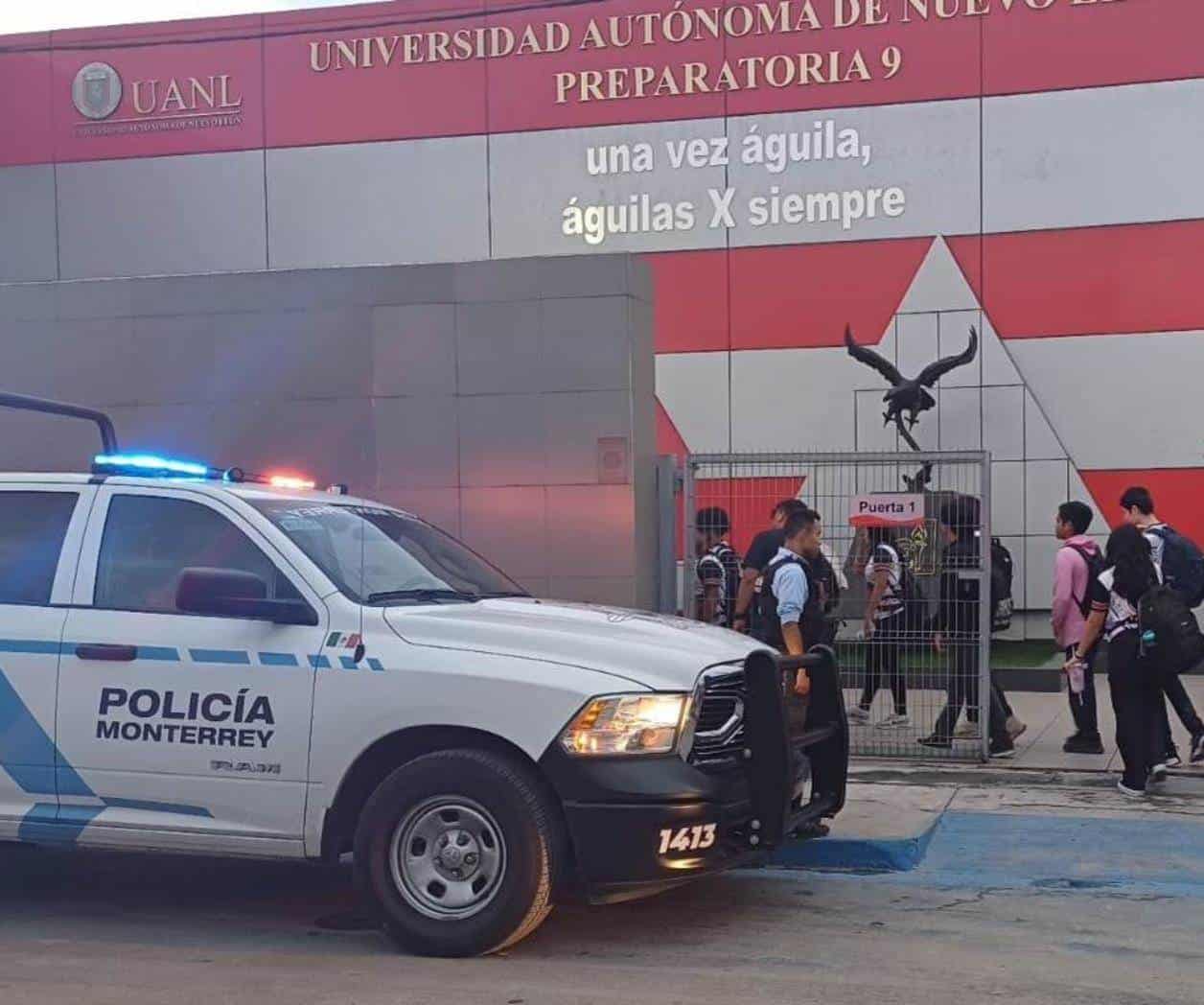 Movilización policial por amenaza en Preparatoria No. 9 de UANL