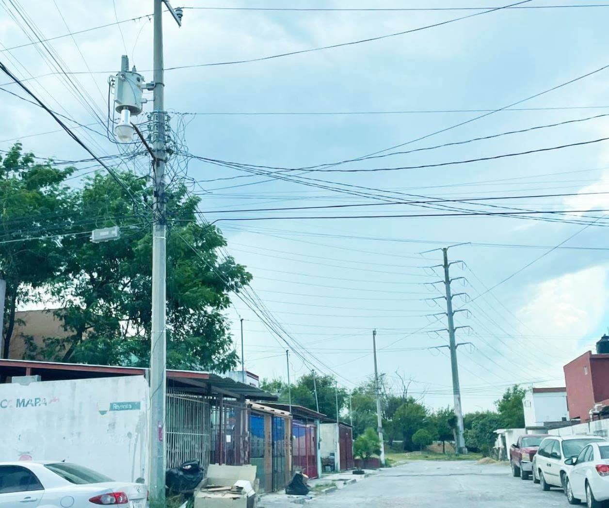 Denuncian falta de energía eléctrica en Colonia Las Camelias de Reynosa Denuncian falta de energía eléctrica en Colonia Las Camelias de Reynosa