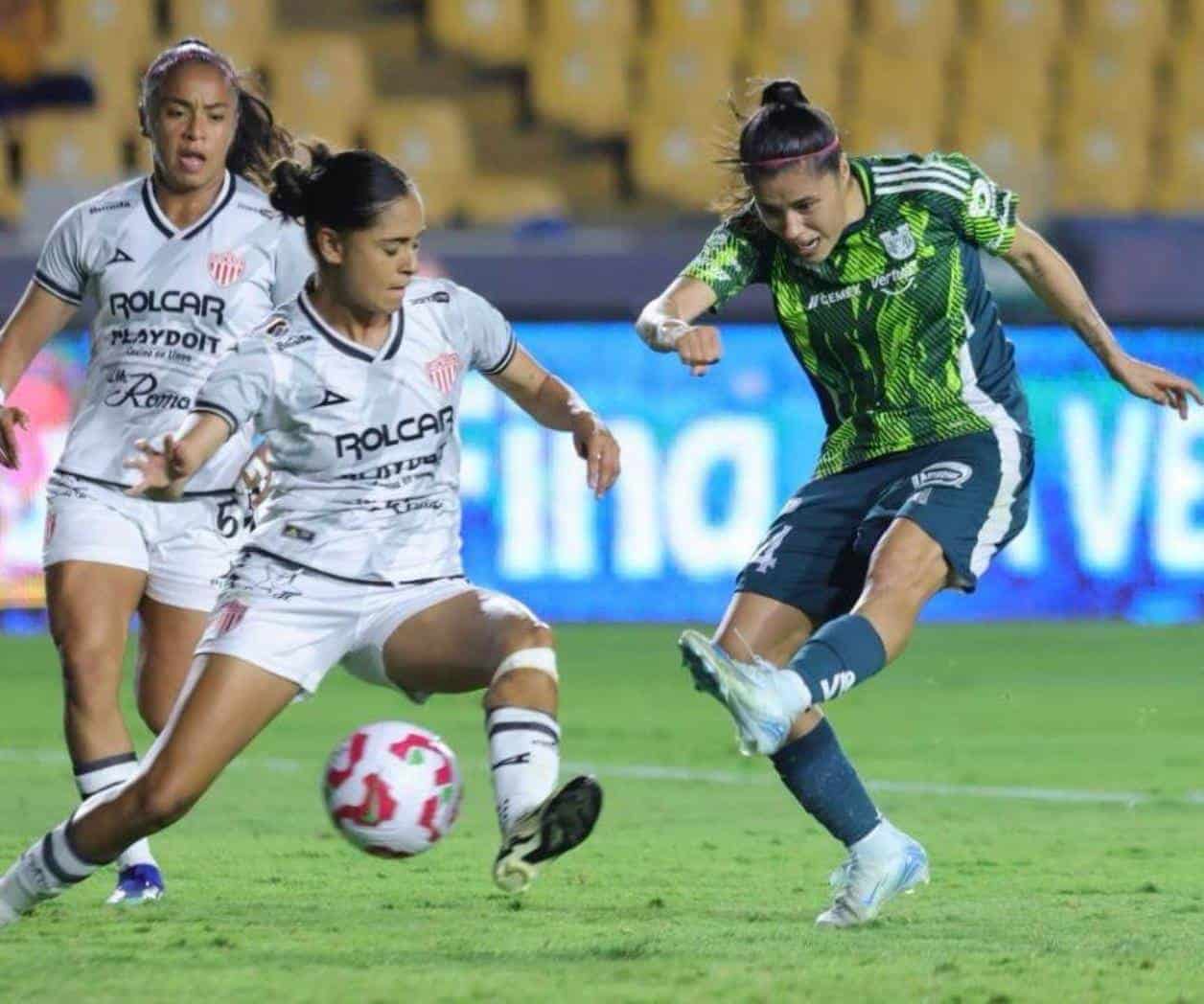 Lizbeth Ovalle marca 5 goles en triunfo de Tigres Femenil ante Necaxa