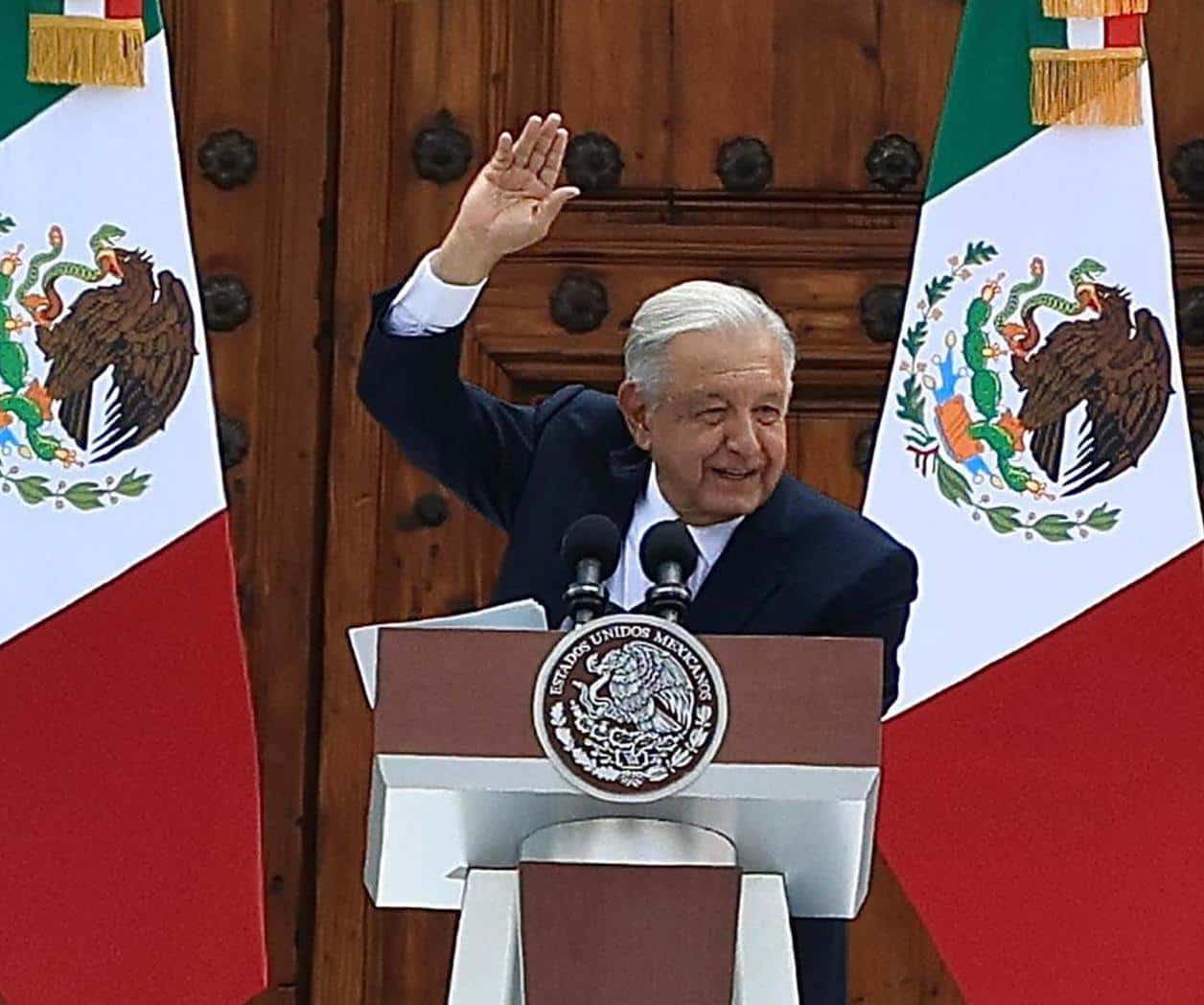 Celebra AMLO presencia de Sheinbaum en su informe: ¡Presidenta, Presidenta!