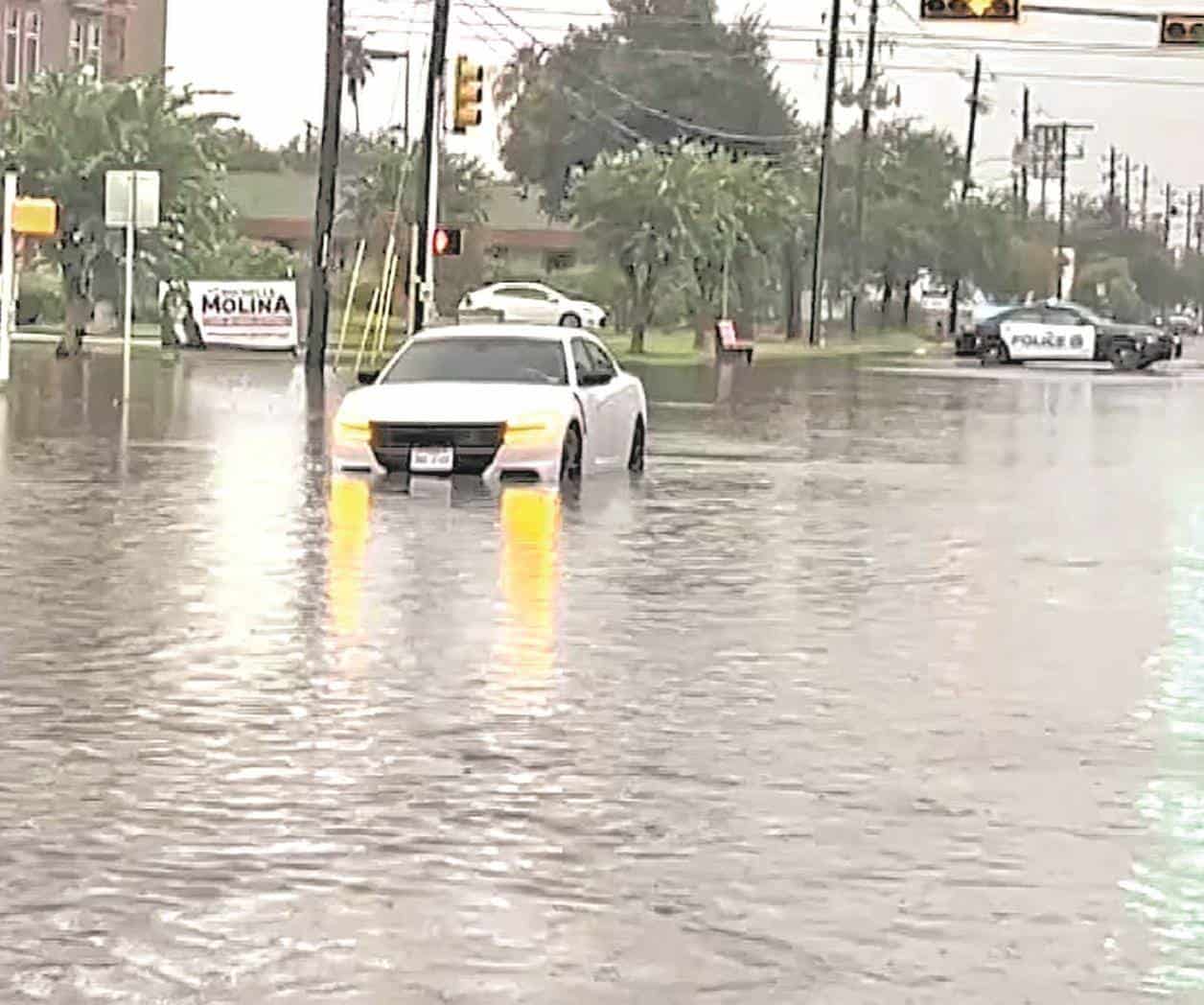 Lluvias en Laredo dejan inundaciones Lluvias en Laredo dejan inundaciones