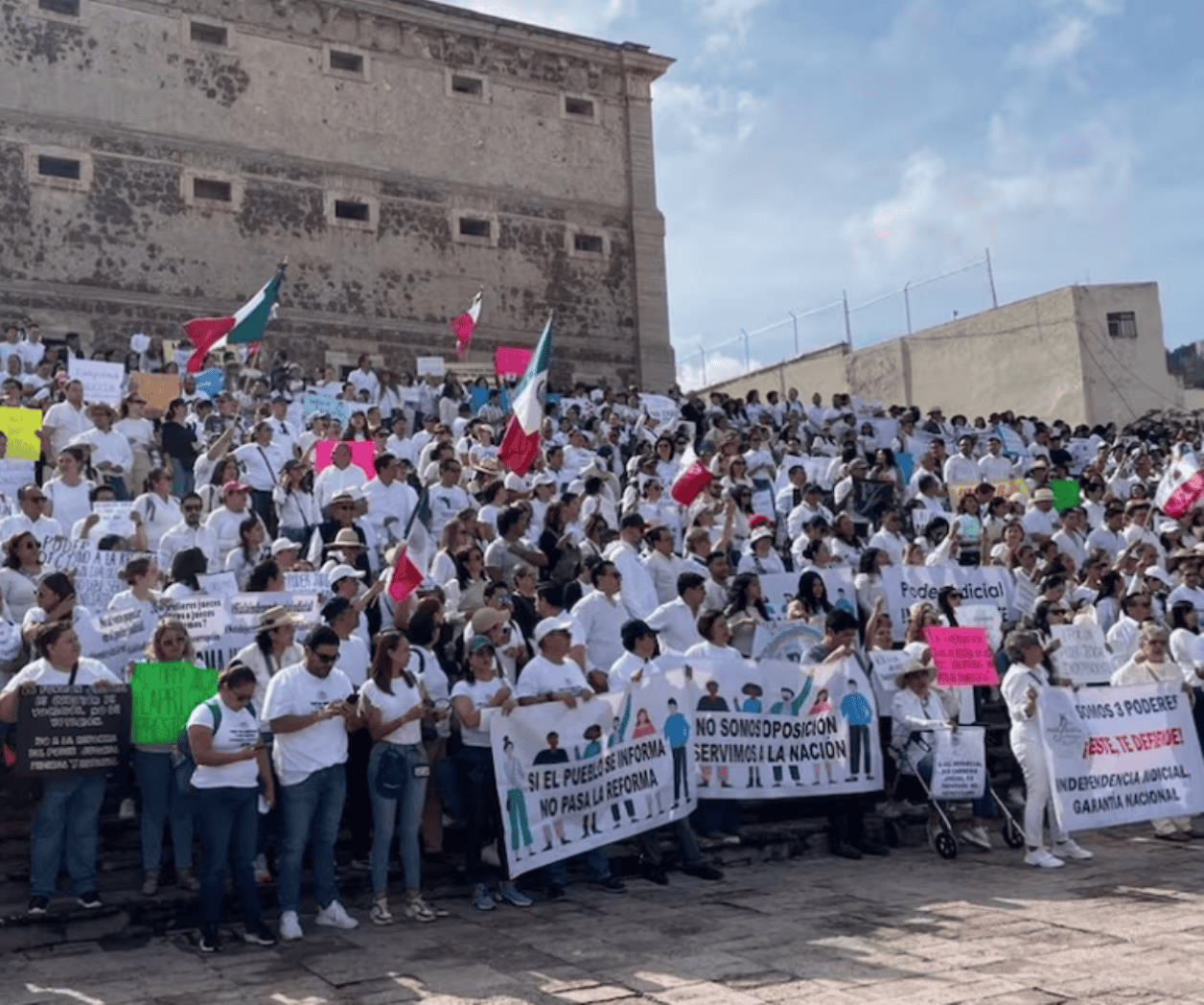 Continúan protestan en los estados contra Reforma Judicial Continúan protestan en los estados contra Reforma Judicial