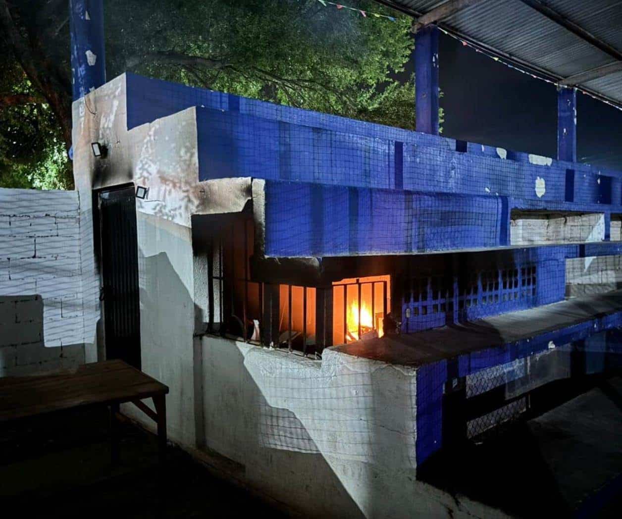 Corto incendia casa de guardia