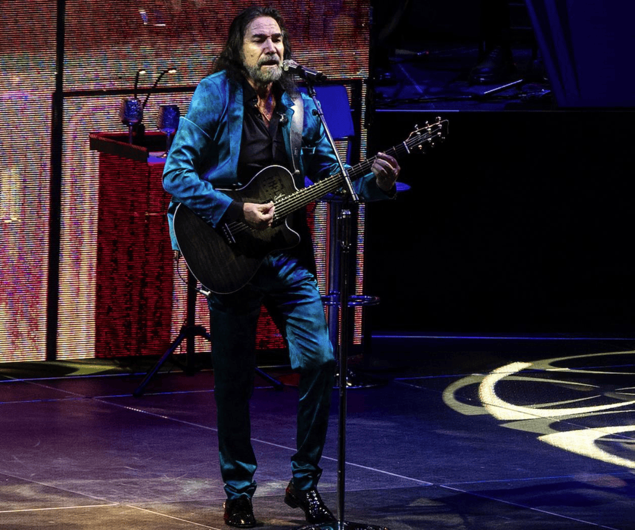 Enamora Marco Antonio Solís con su música