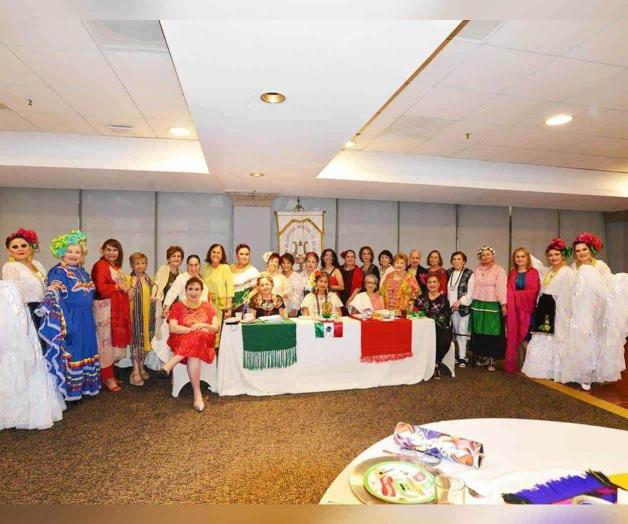Celebran las Fiestas Patrias Celebran las Fiestas Patrias