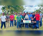 Festejan por su ´cumple´ a alcaldesa de Díaz Ordaz