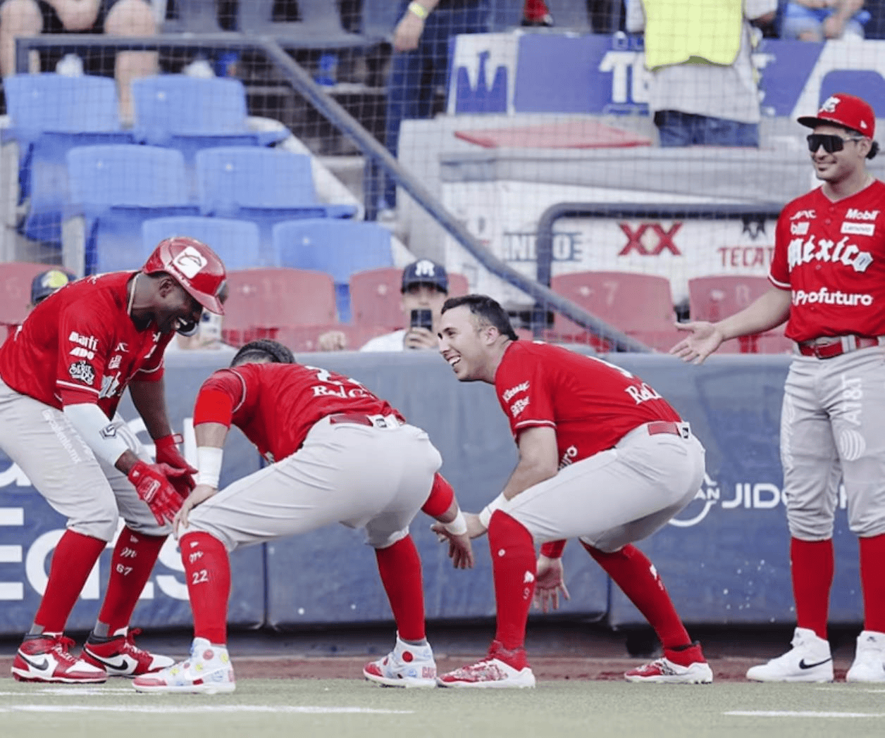 Los Diablos Rojos del México dejan en jaque a Sultanes