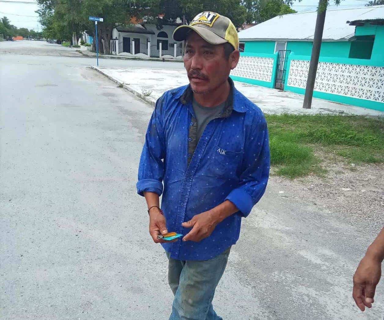 Borrachera lo tira al piso Borrachera lo tira al piso