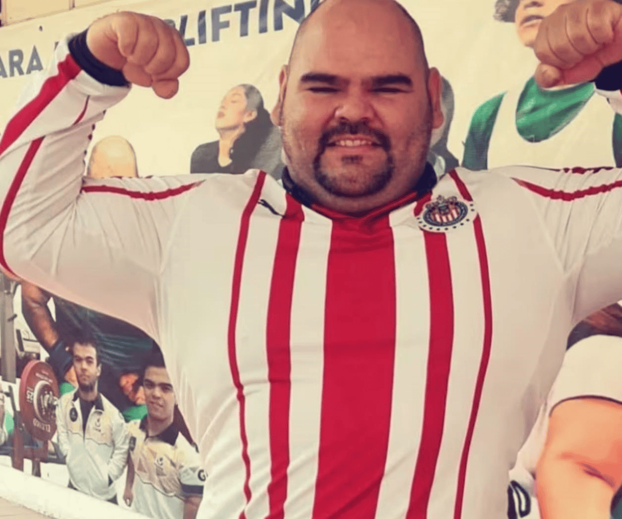 Chivas celebra logro de medallista paralímpico