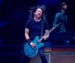 Revela Dave Grohl ser padre de una hija fuera del matrimonio