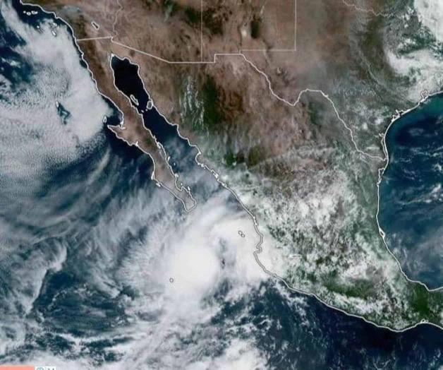 Va ciclón a Los Cabos; suspenden las clases