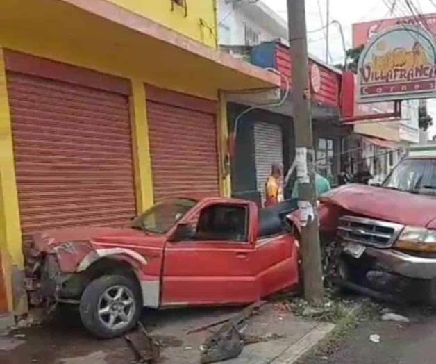 Carreritas terminan en fuerte accidente