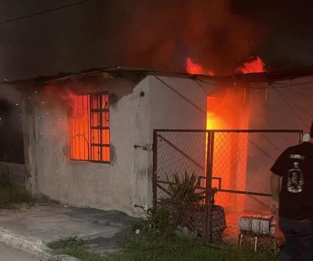 Consume fuego a una vivienda Consume fuego a una vivienda