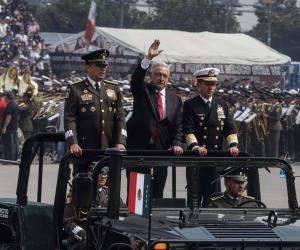 Conmemoración del Desfile Cívico Militar en el Centro Histórico de la Ciudad de México