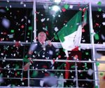 Gobernador de BCS nombra a AMLO y 4T en Grito de Independencia