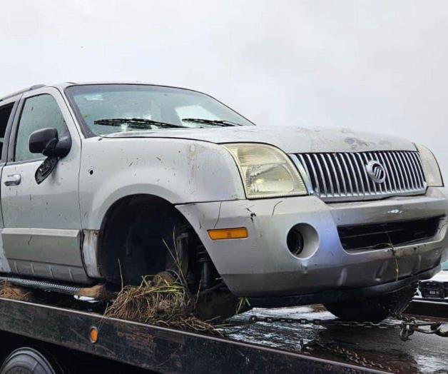 Conductor huye tras volcadura en Viaducto Reynosa