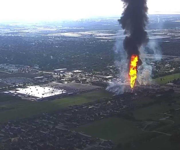 Estalla oleoducto cerca de Houston