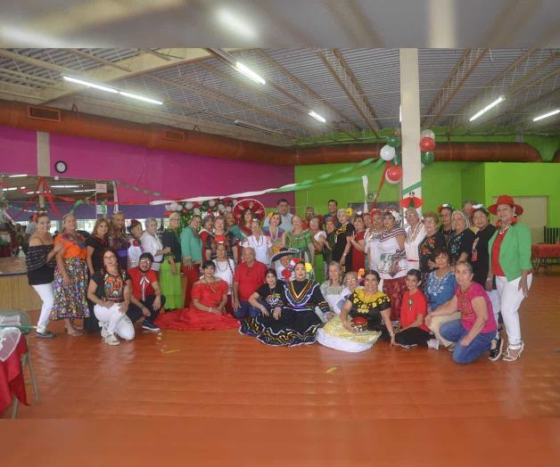 Se visten tricolor: Celebran el orgullo de ser mexicanos