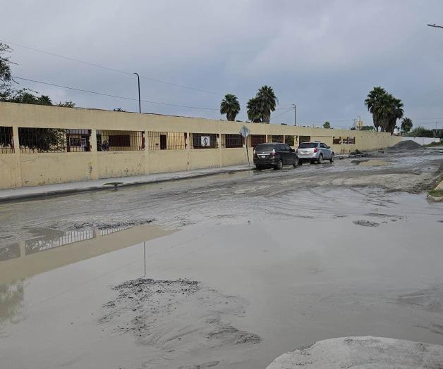 Calles dañadas rodean escuela en colonia Villa Esmeralda de Reynosa