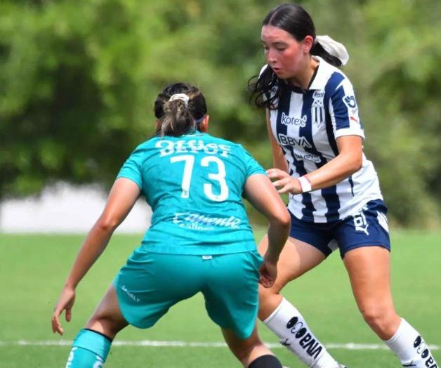 Anamía Fuentes, titular ante León